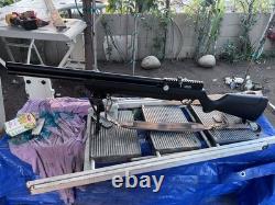 Air Venturi Avenger Regulated PCP Air Rifle. 22cal 1000 FPS, Black AV-00201