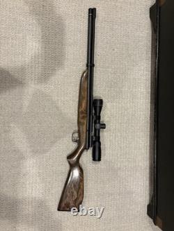 Benjamin Discovery. 22 PCP Air Rifle with Pump, Scope & Pellets