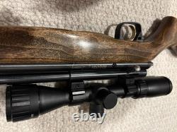 Benjamin Discovery. 22 PCP Air Rifle with Pump, Scope & Pellets