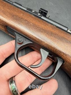 Benjamin Sheridan 397PA Air Rifle Pellet. 177 Pump Bolt Action Front Sight Damag