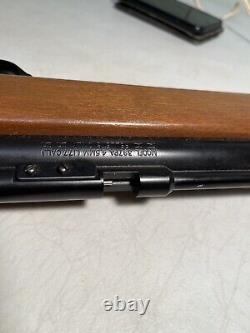Benjamin Sheridan 397PA Air Rifle Pellet Gun. 177 Pump Pneumatic Wood Stock