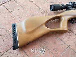 Benjamin Trail NP Air Rifle. 22 cal With Scope Wood Stock BT9M22WNP