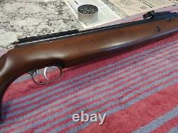 Classic Beeman R10 Pellet Rifle. 177 caiibre & 1020 FPS Muzzle Velocity