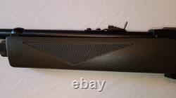 Crosman 1077W. 177 CO2 Semi-Auto Pellet Rifle Black Stock Manual Excellent