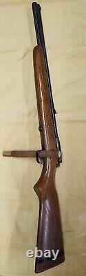 Crosman 140 Pellet Rifle. 22 cal Pneumatic Pump