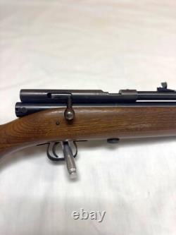 Crosman 160 Air Pellet Rifle. 22 Caliber