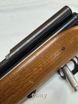 Crosman 160 Air Pellet Rifle. 22 Caliber