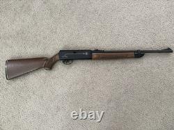 Crosman 2200 Magnum. 22 Caliber Pellet Rifle Vintage