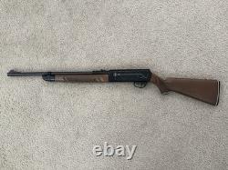 Crosman 2200 Magnum. 22 Caliber Pellet Rifle Vintage