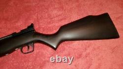 Crosman 2260.22 Cal Pellet Rifle NICE in box with extras