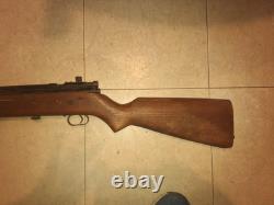 Crosman 22 Model 114.22 Caliber Air Pellet Rifle, 1950-1955 Brass barrel