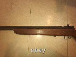 Crosman 22 Model 114.22 Caliber Air Pellet Rifle, 1950-1955 Brass barrel