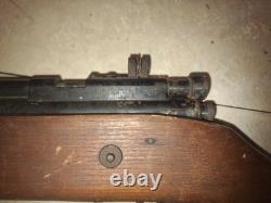 Crosman 22 Model 114.22 Caliber Air Pellet Rifle, 1950-1955 Brass barrel