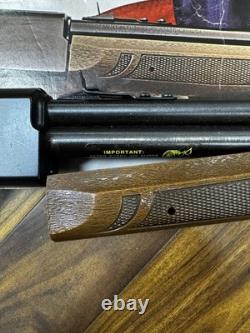 Crosman 766 American Classic. 177 Pump BB Pellet Rifle with Box & Manuals