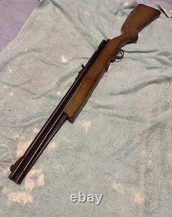Crosman Model 1400.22 cal. Pump PELLET RIFLE, Works well
