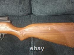 Crosman Model 1400 2nd Variant with bolt, 1972 1973.22 Cal Pellet Rifle Air Gun