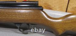Crosman Model 1400 2nd Variant with bolt, 1972 1973.22 Cal Pellet Rifle Air Gun