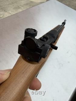 Daisy Avanti Model 853 Pneumatic Air Rifle. 177 Cal Very Clean