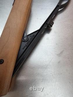 Daisy Avanti Model 853 Pneumatic Air Rifle. 177 Cal Very Clean