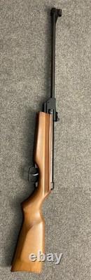 Daisy Model 120 Air Rifle. 177 Caliber Break Barrel Pellet Only