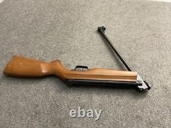 Daisy Model 120 Air Rifle. 177 Caliber Break Barrel Pellet Only
