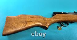 Early 1st Variant Crosman Model 180 Co2 Air Rifle. 22 Cal. + Provenance 671