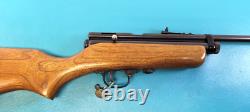Early 1st Variant Crosman Model 180 Co2 Air Rifle. 22 Cal. + Provenance 671