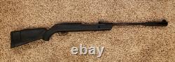 Gamo Whisper Air Rifle 4.5.177 Pellet with3x9x40 Scope 1200 FPS with Box Excellent