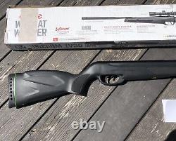 Gamo Wildcat Whisper. 22 Caliber Pellet IGT Air Rifle With 4x32 Scope