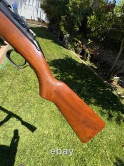 Holds air fires strong Sheridan Blue Streak Air Rifle