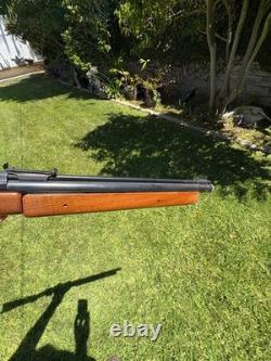 Holds air fires strong Sheridan Blue Streak Air Rifle