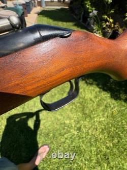 Holds air fires strong Sheridan Blue Streak Air Rifle