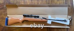 RARE Crosman Quest 800x Air Rifle. 22 Caliber Break Barrel With Scope