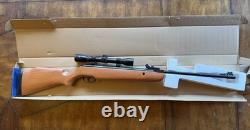 RARE Crosman Quest 800x Air Rifle. 22 Caliber Break Barrel With Scope