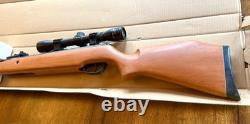 RARE Crosman Quest 800x Air Rifle. 22 Caliber Break Barrel With Scope