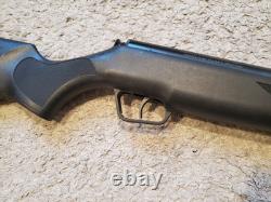 Stoeger X50 6.35mm. 25 cal Pellet Gun Air Rifle with 3-9x40mm Scope Nice
