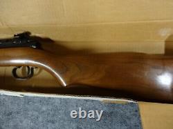 Vintage Benjamin Franklin Model 347 Air Rifle WithFactory Peep Sight-Original Box