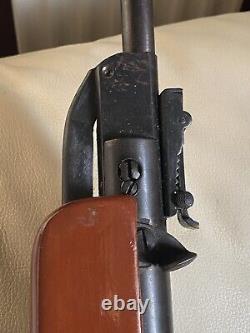 Vintage Chinese Pioneer air rifle numbered ART-G6433 bb gun