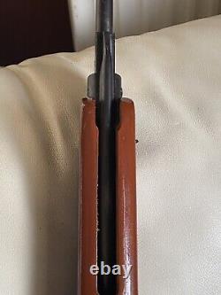 Vintage Chinese Pioneer air rifle numbered ART-G6433 bb gun