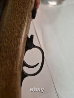 Vintage Crosman 1400.22 Cal Pellet Rifle. Multi-Pump, Shoots A1, NICE CONDITION