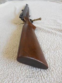 Vintage Crosman 140 pump pellet rifle. 22 Cal Refurbished