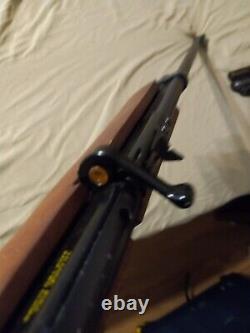 Vintage Crosman 262.177 Co2 Pellet Rifle