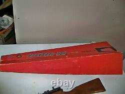 Vintage Crosman Model 400 Repeater. 22 CO2 Air Pellet Rifle, original box