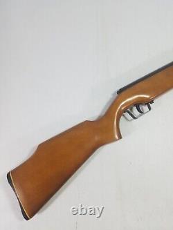 Vintage Crossman Model 3100 Break Barrel Spring Loaded. 177 Caliber Pellet Rifle