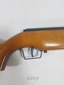 Vintage Crossman Model 3100 Break Barrel Spring Loaded. 177 Caliber Pellet Rifle