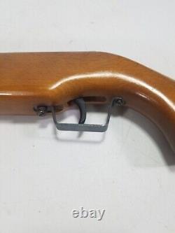 Vintage Crossman Model 3100 Break Barrel Spring Loaded. 177 Caliber Pellet Rifle