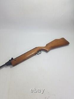 Vintage Crossman Model 3100 Break Barrel Spring Loaded. 177 Caliber Pellet Rifle