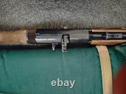 Vintage Daisy Powerline 922 Air Rifle. 22 Cal with Remington Bag & 1000 Pellets