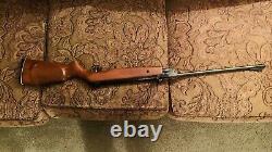 Vintage Model 62/b2 Air rifle! Very good condition! Works 100%
