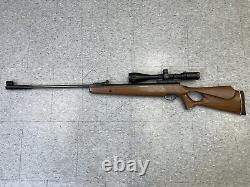Benjamin Piston. Carabine à air comprimé à canon basculant de calibre 22 avec lunette de visée